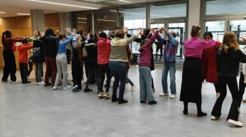 [Vidéo] El carnavalito au collège de Tréfaven