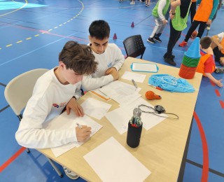 Tournoi amical au collège