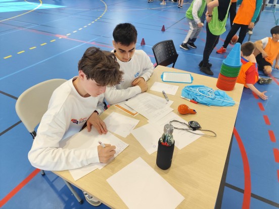 Tournoi amical au collège